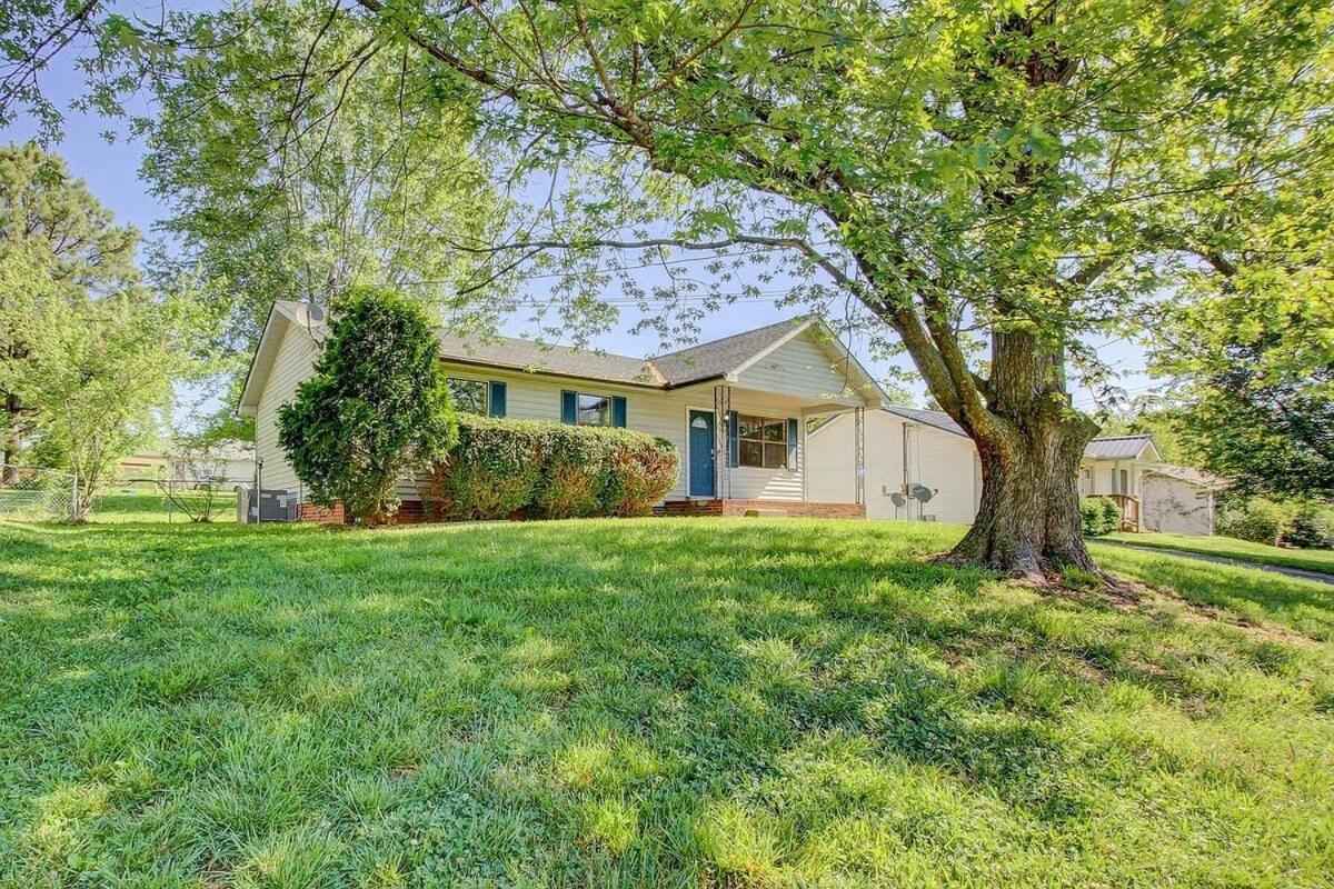 Beautiful Home In A Nice Place Clarksville Exterior foto